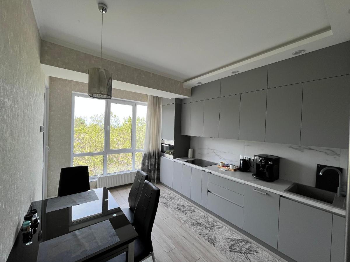 Dendrarium Park Apartment Chisináu Exterior foto